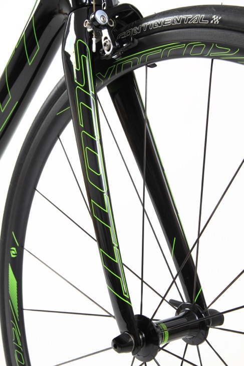 スコット ADDICT TEAM ISSUE エアロと快適性を纏い復活した軽量 スコット ADDICT TEAM ISSUE エアロと快適性を纏い復活した軽量